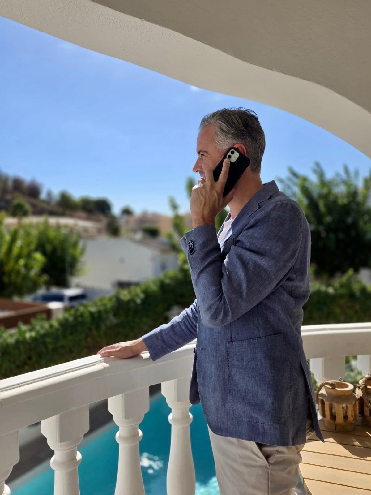 Tom Hendrikx aan het werk voor een klant